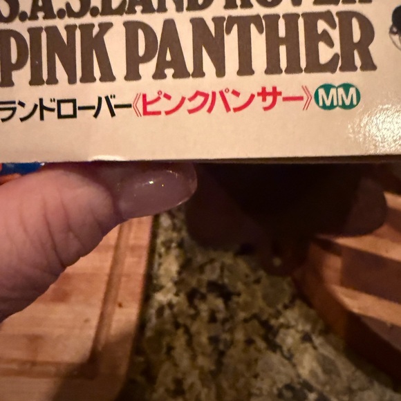 S.A.S. Land Rover Pink Panther Model Kit - Picture 6 of 8